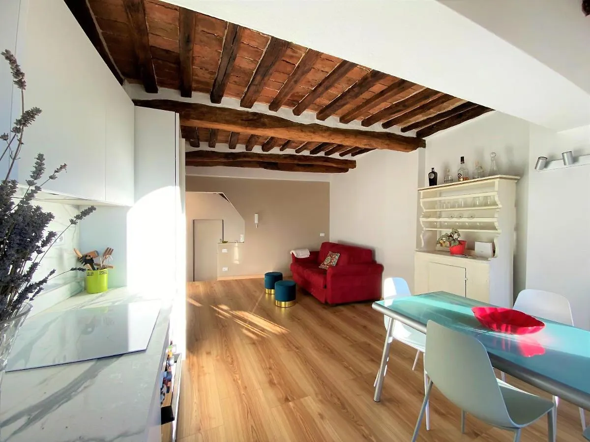 Casa Ilaria - Luminoso Appartamento Con Vista Nel Centro Storico Siena 0*,  Italy