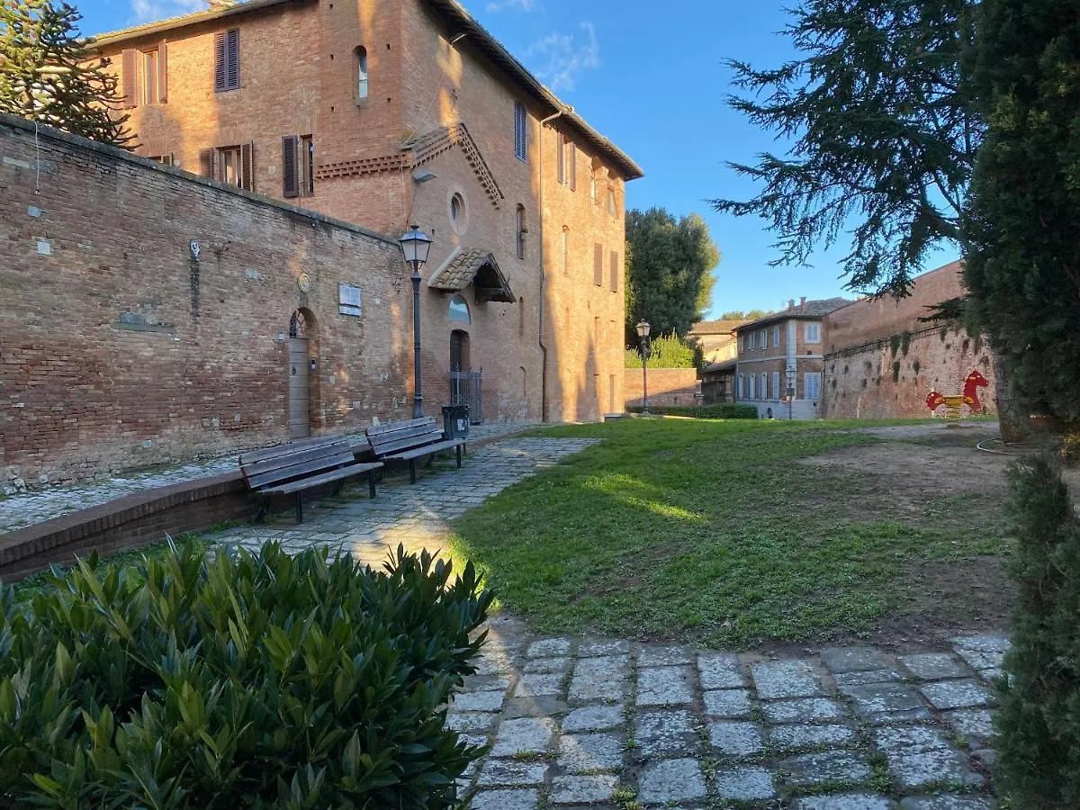 Casa Ilaria - Luminoso Appartamento Con Vista Nel Centro Storico Siena Italy