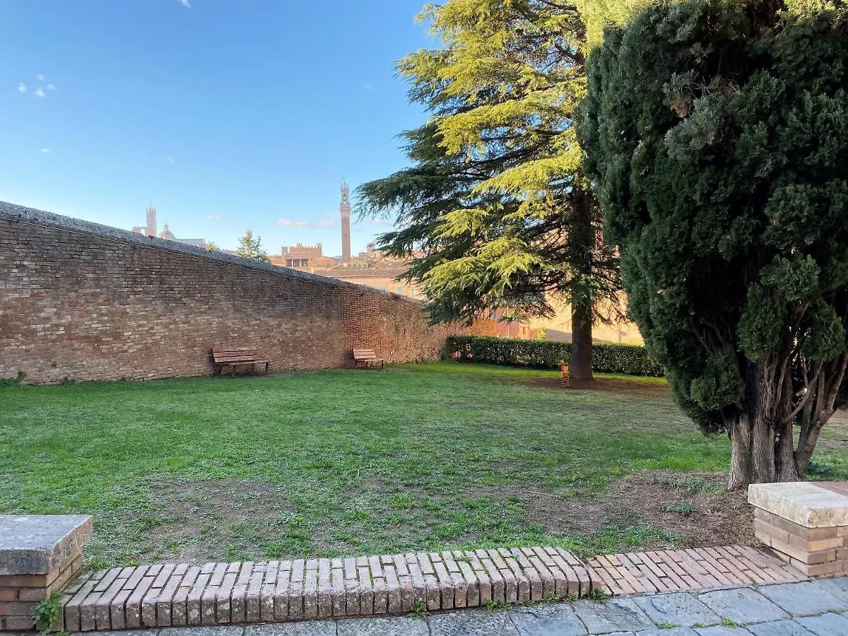 Casa Ilaria - Luminoso Appartamento Con Vista Nel Centro Storico Siena 0*,